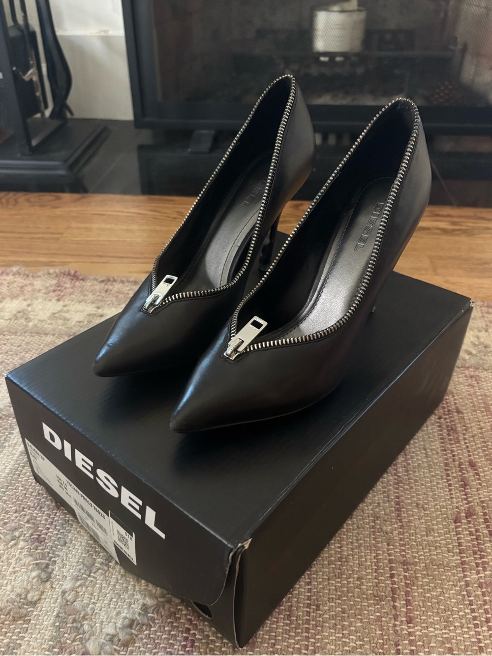 Diesel women’s pointy toe pump shoes